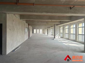 昆明未名城写字楼 >2300m²写字楼出租，参考报价：