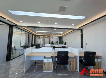 蓝光昆仑中心 >260m²写字楼出租，参考报价：728