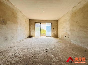 盘龙云润天阳，4室2厅二手房出售,报价：160万元