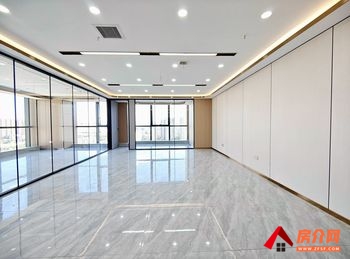 蓝光昆仑中心 >215m²写字楼出租，参考报价：645