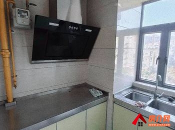 盘龙鑫世界，1室1厅房子出租(整租)，租金每月1600元