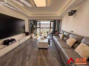 盘龙远洋青云府，4室2厅二手房出售,报价：143万元