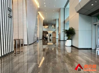 恒隆广场 >1600m²写字楼出租，参考报价：面议