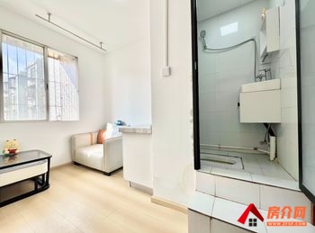 盘龙金星小区，1室1厅房子出租(合租)，租金每月850元