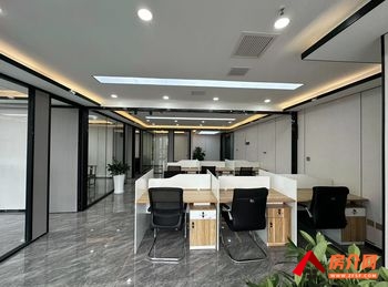 蓝光昆仑中心 >260m²写字楼出租，参考报价：702