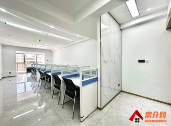 霖岚国际广场 >88m²写字楼出租，参考报价：2000