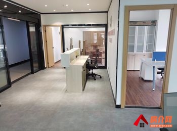 迅图国际 >200m²写字楼出租，参考报价：5600元