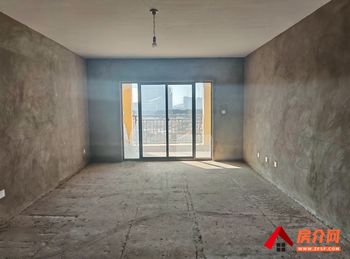 盘龙紫东苑，4室2厅二手房出售,报价：99万元