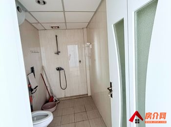 汇金大厦 >63m²写字楼出租,参考报价:1050元/ 汇金大厦 >63m²写字楼出租,参考报价:1050元/