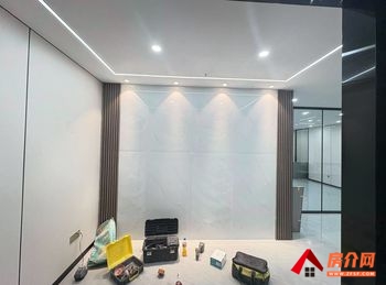 未名城写字楼 >276m²写字楼出租，参考报价：690