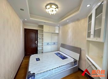 官渡海伦国际海德区，1室1厅房子出租(合租)，租金每月650