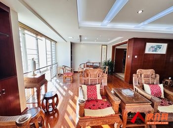 云纺国际商厦 >620m²写字楼出租，参考报价：面议