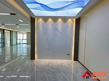 「昆明」螺蛳湾中心 >370m²写字楼出租，参考报价：