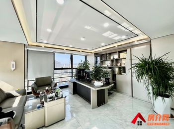 昆明融通中心 >195m²写字楼出租，参考报价：897