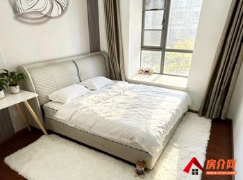 五华人民路壹号广场小区，3室1厅房子出租(合租)，租金每月5