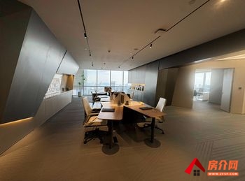 昆明中海国际中心 >300m²写字楼出售，参考报价：1