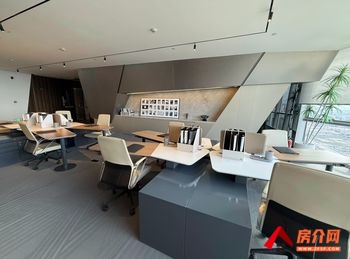 昆明中海国际中心 >300m²写字楼出售，参考报价：1