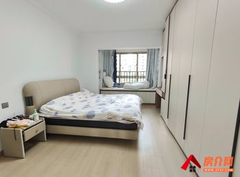 「昆明」盘龙瀚林澜山,4室2厅二手房出售,报价:115万元 「昆明」盘龙瀚林澜山,4室2厅二手房出售,报价:115万元