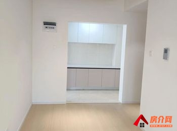 盘龙翡翠湾，3室2厅二手房出售,报价：139万元