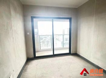 呈贡融创雨花玖悦，4室2厅二手房出售,报价：130万元