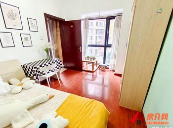 盘龙滨江俊园(1期)，3室2厅房子出租(合租)，租金每月68