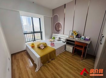 昆明五华经典双城C区 3室2厅房子出租(合租)，租金每月65