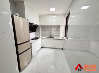 西山润城第五大道,3室2厅房子出租(整租),租金每月2500 西山润城第五大道,3室2厅房子出租(整租),租金每月2500