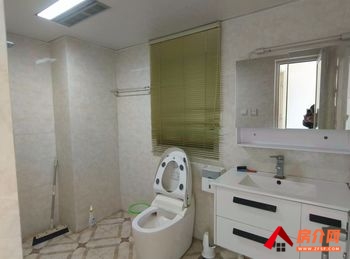 五华版筑青果，3室2厅房子出租(整租)，租金每月1800元