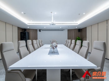 金地中心 >255.67m²写字楼出租，参考报价：面议