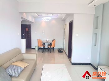 盘龙翡翠湾，2室2厅二手房出售,报价：125万元