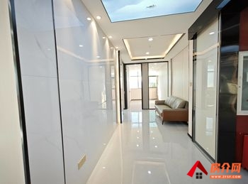 「昆明」颐高数码中心 >279m²写字楼出租，参考报价：8649元/月