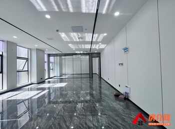 中铁云时代广场 >226m²写字楼出租，参考报价：6102元/月