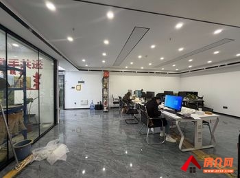 昆明浩宏产业园 >310m²写字楼出租，参考报价：5673元/月