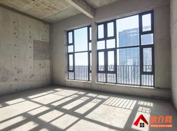 昆明中海国际中心 >1500m²写字楼出售，参考报价：915万元