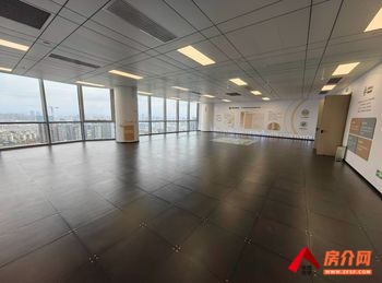 「昆明」昆明中海国际中心 >200m²写字楼出售，参考报价：100万元