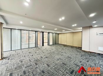 金领地国际商务大厦 >260m²写字楼出租，参考报价：8580元/月