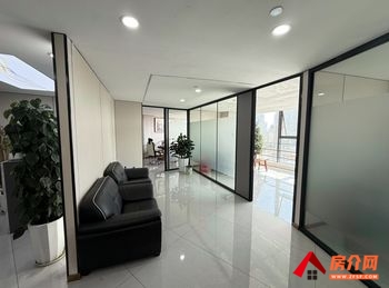 昆明融通中心 >202m²写字楼出租，参考报价：8968.8元/月