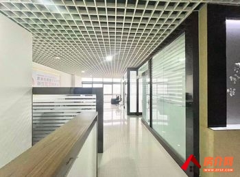 「昆明」新螺蛳湾国际商贸城二期 >146m²写字楼出租，参考报价：3000元/月