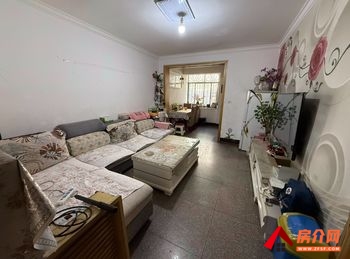 新迎小区南区七组团小区房屋出售，盘龙新迎小区南区七组团，3室2厅，报价：67万元