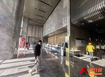 龙湖时代金融中心 >360m²写字楼出售，参考报价：180万元
